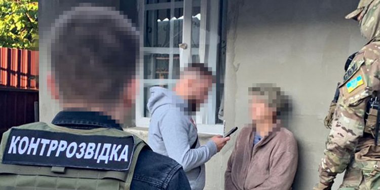 Затримання навідниці.