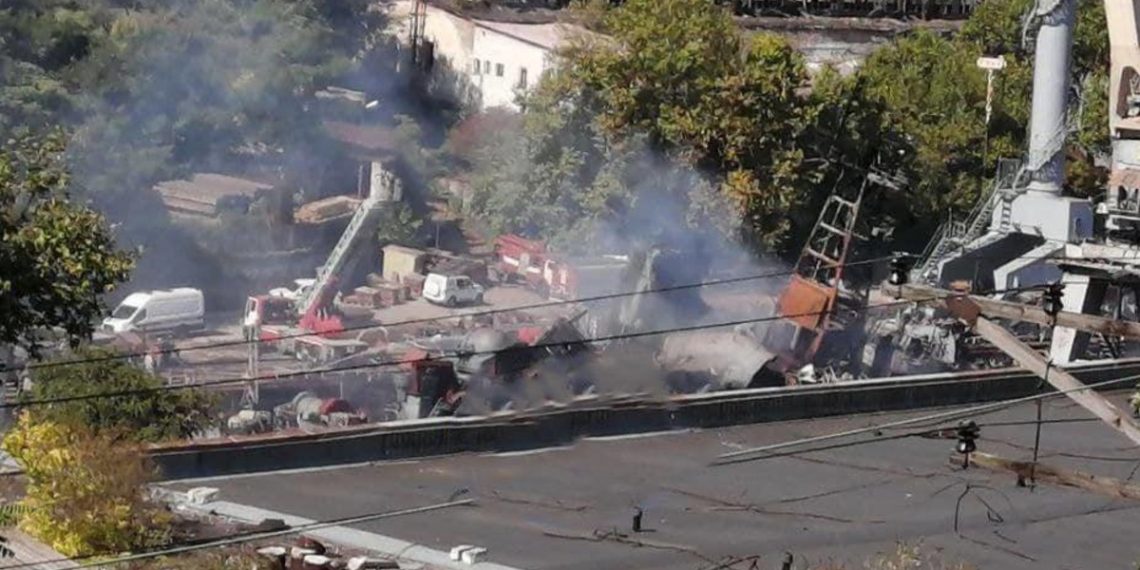 Великий десантний корабель "Мінськ" після удару