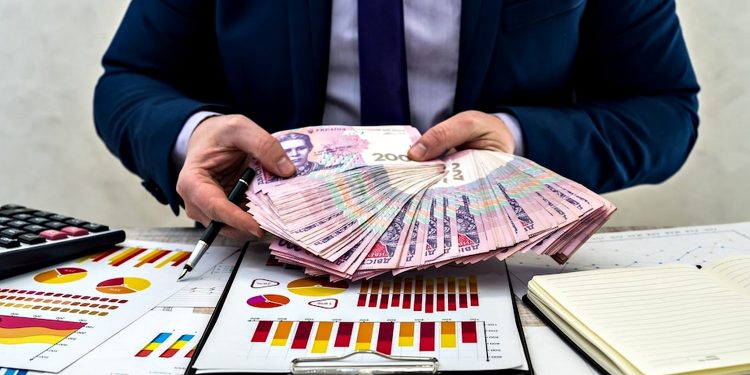 Зарплати чиновників.