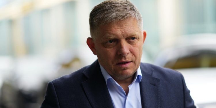 Роберт Фіцо