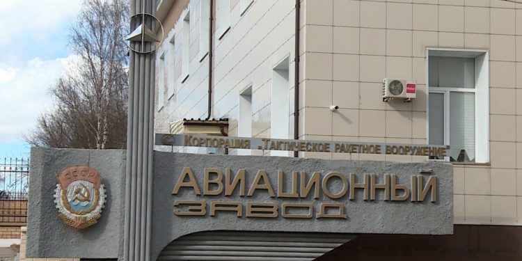 Смоленський авіаційний завод у РФ