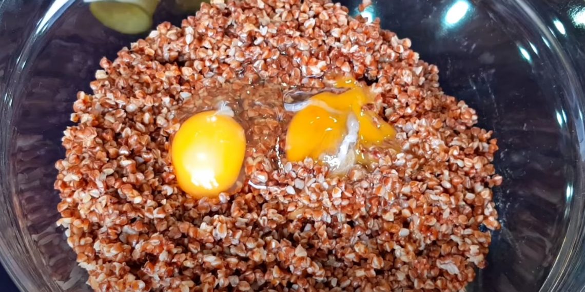 Яйця та гречка.