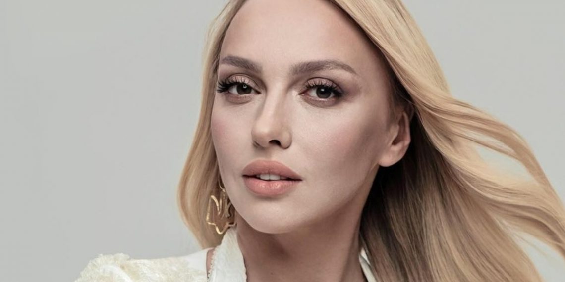 Оля Полякова