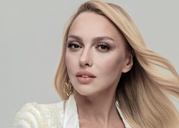 Оля Полякова