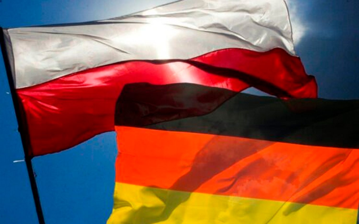 Прапори Польщі та Німеччини.