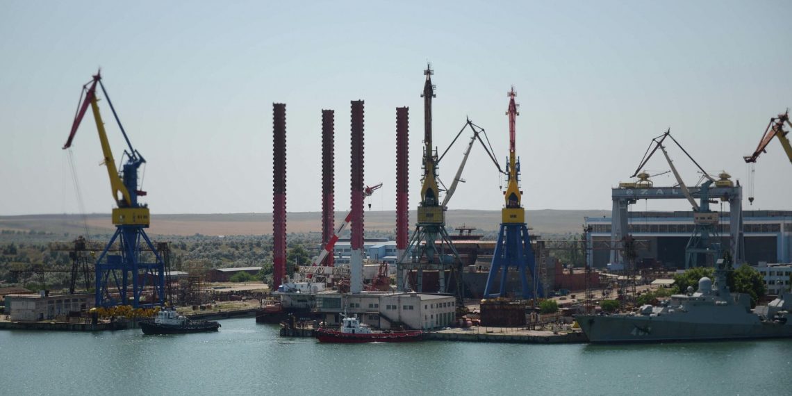 Судноремонтний завод "Залив" у Керчі