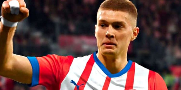 Артем Довбик.