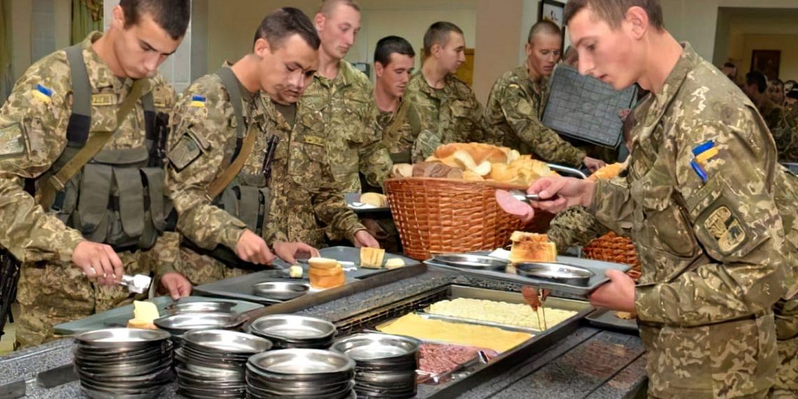 Їдальня у ЗСУ.