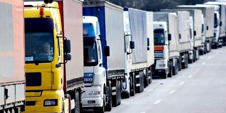 Черга на кордоні.