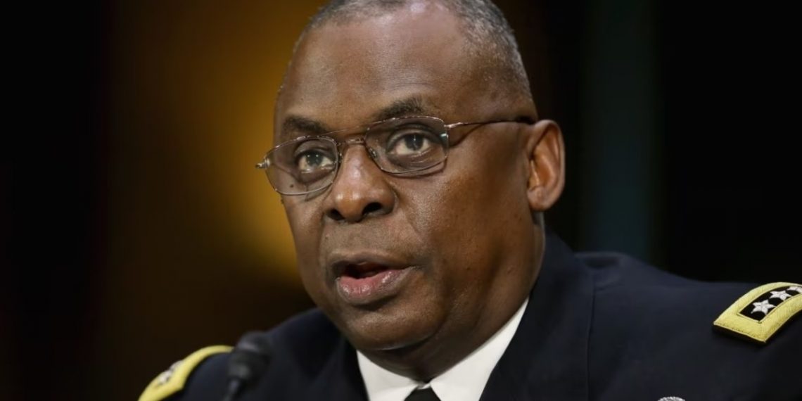 Ллойд Остін