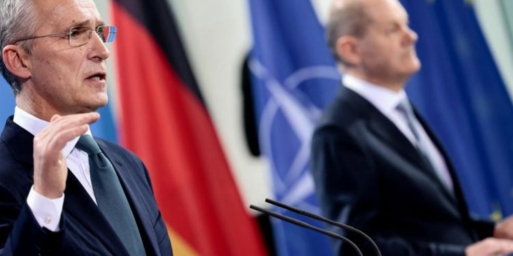 Єнс Столтенберг і Олаф Шольц