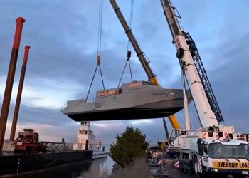 Бойовий катер.