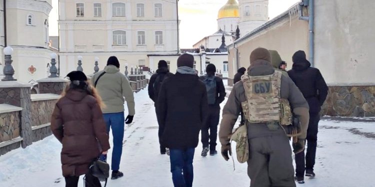 СБУ в Почаївській Лаврі.