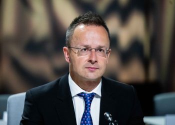 Петер Сійярто