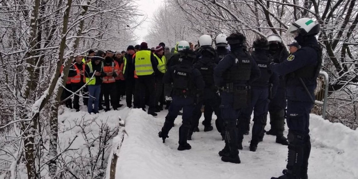 Водії та польська поліція.