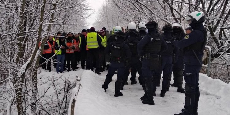 Водії та польська поліція.