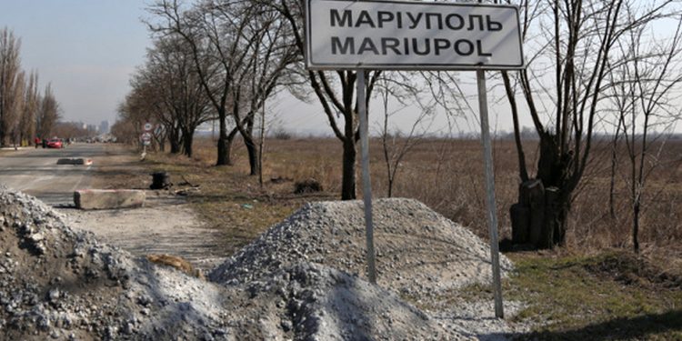 В'їзд до Маріуполя.