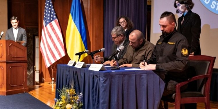 Умєров на конференції.