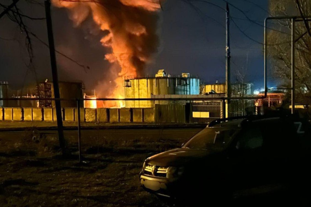 Удар БПЛА по нафтобазі у Луганську 4 грудня