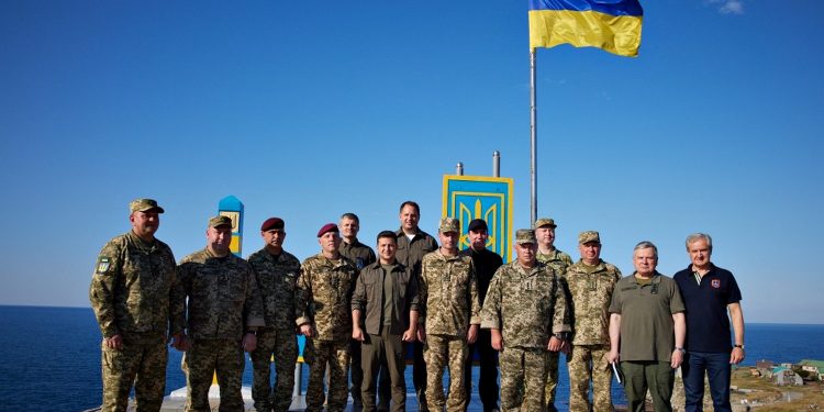 Зеленський на Зміїному.