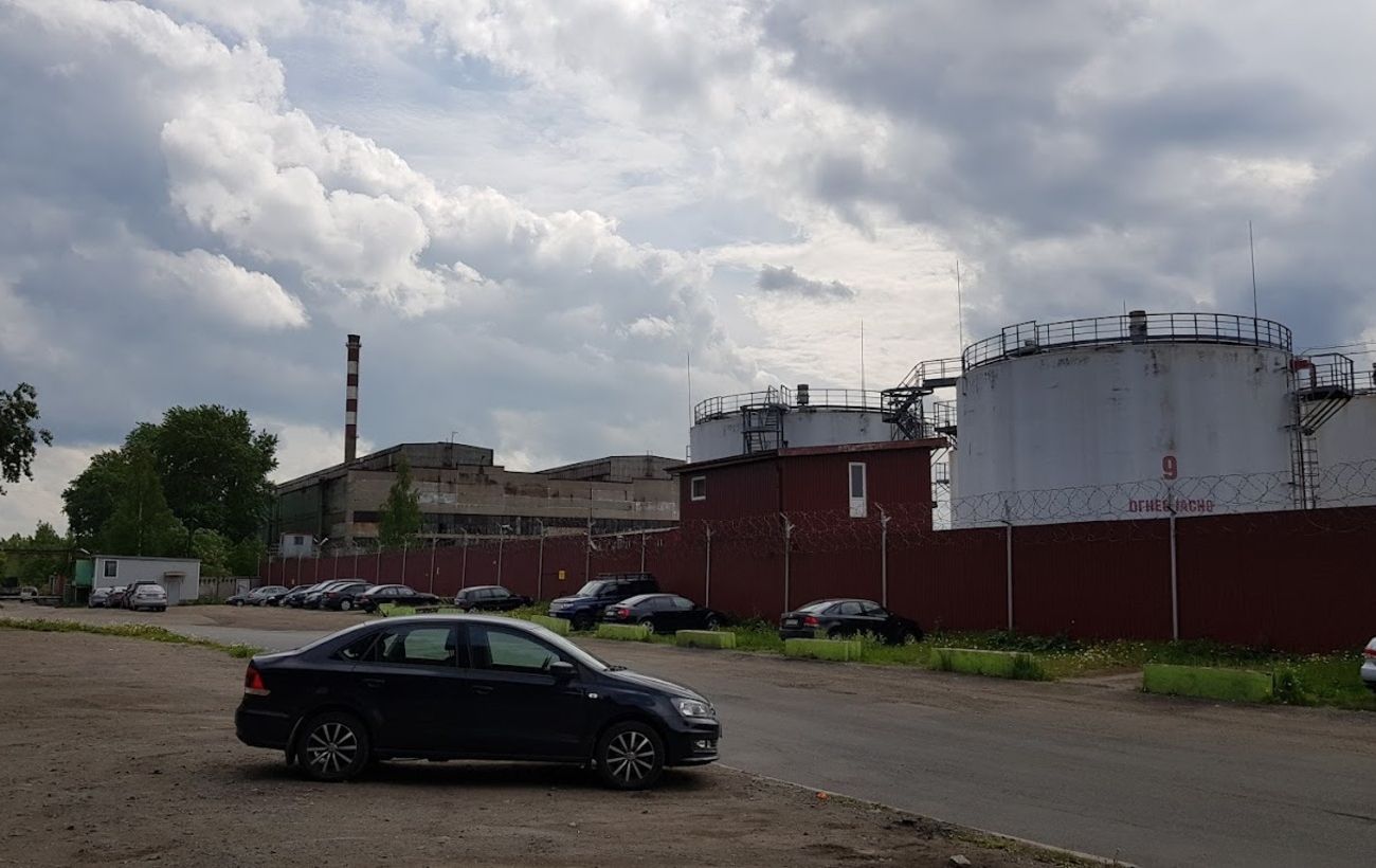 Нафтопереробний завод у Санкт-Петербурзі