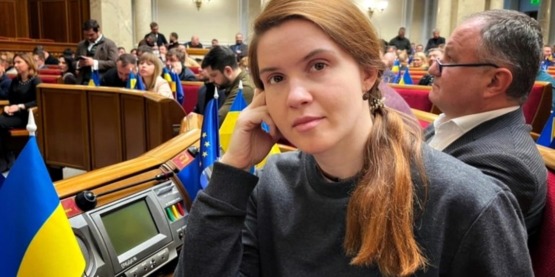 Мар'яна Безугла.