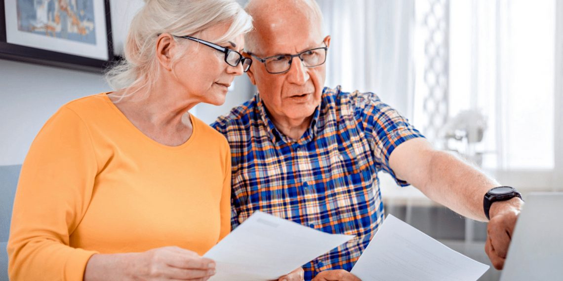 Пенсіонери.