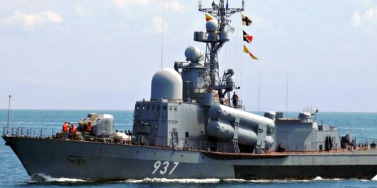 Російський військовий корабель.