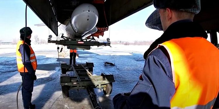 Російська крилата ракета.