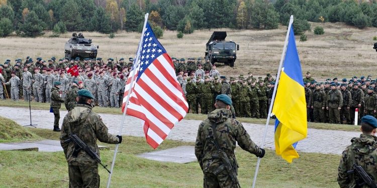 Війська США та України.
