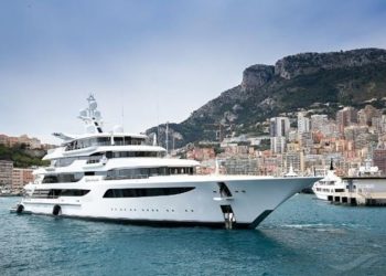 Яхта Медведчука