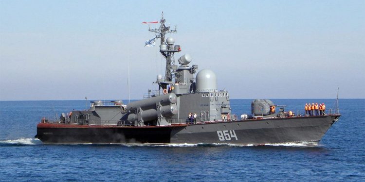Російський ракетний катер "Івановець"
