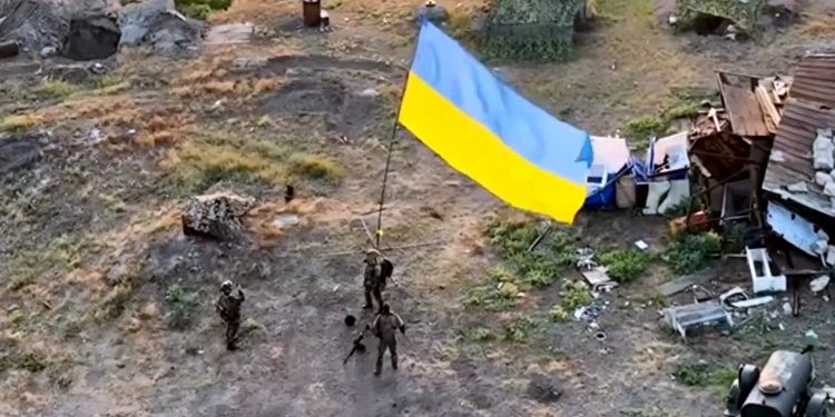 Прапор на острові Зміїний.