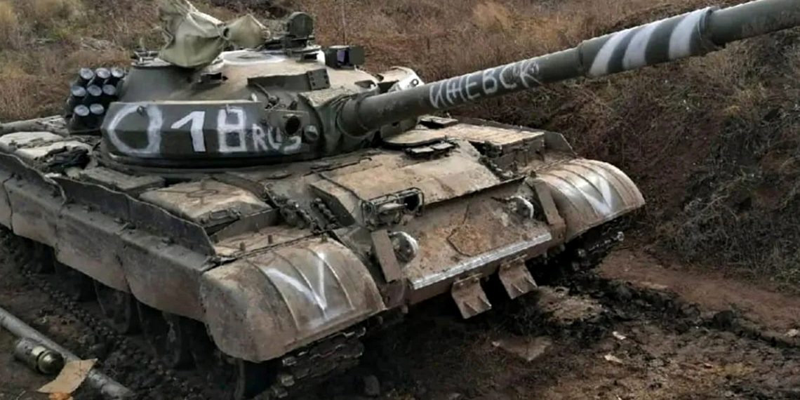 Старий танк ЗС РФ.