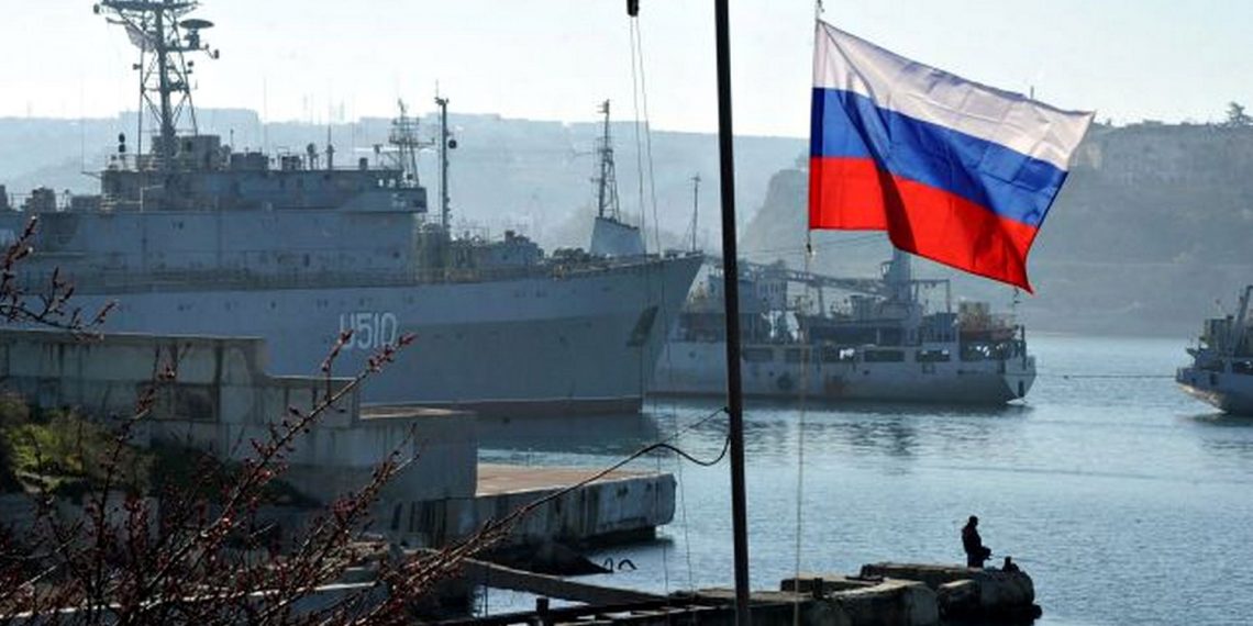 Російські військові кораблі.