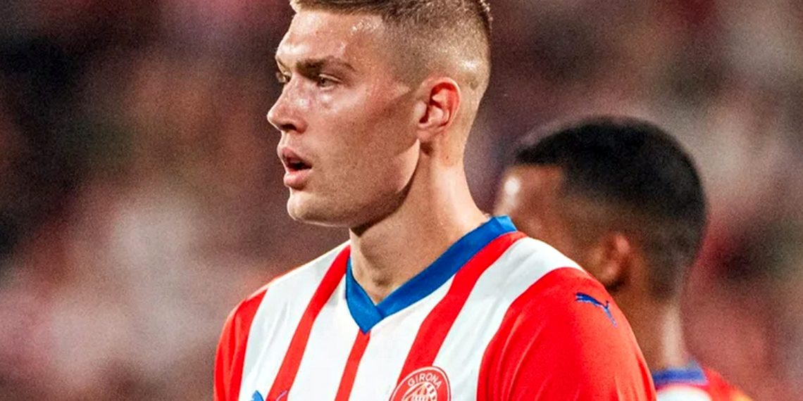 Артем Довбик.