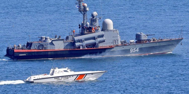 Російський ракетний катер "Івановець"