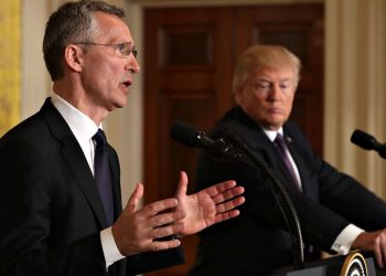 Єнс Столтенберг і Дональд Трамп.