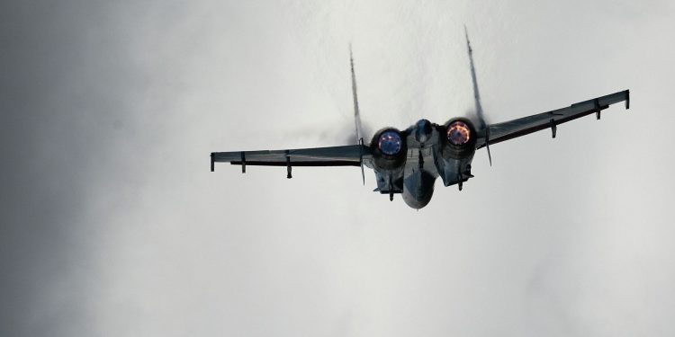 Винищувач Су-27 ЗС РФ