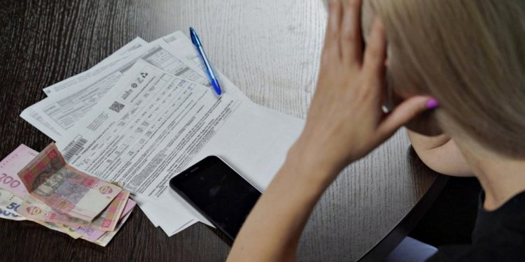 Борги за "комуналку".