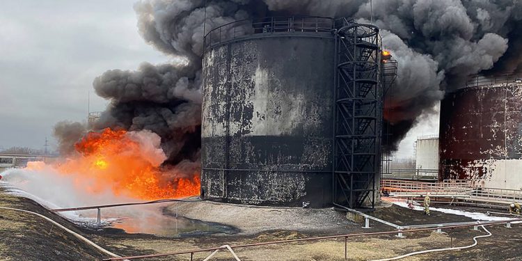 Пожежа на нафтобазі у Бєлгороді