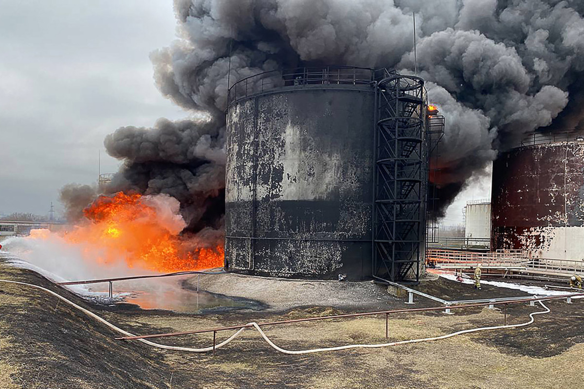 Пожежа на нафтобазі у Бєлгороді