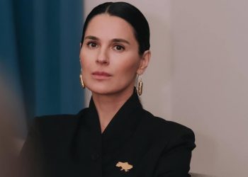 Маша Єфросиніна