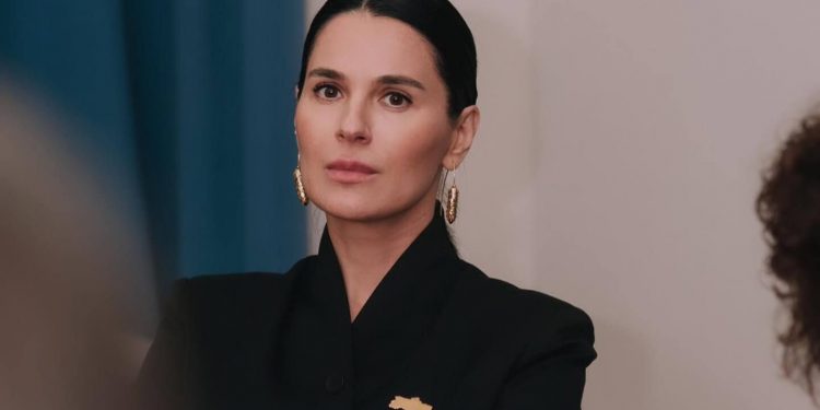 Маша Єфросиніна