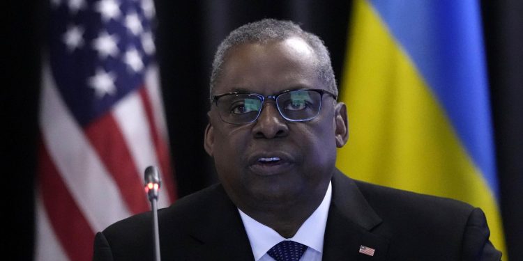 Ллойд Остін