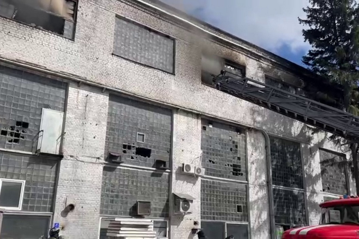 Пожежа на машинобудівному заводі у Воронежі 22 квітня