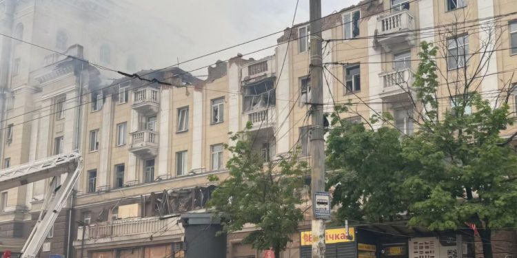 Ракетний удар РФ по Дніпру 19 квітня