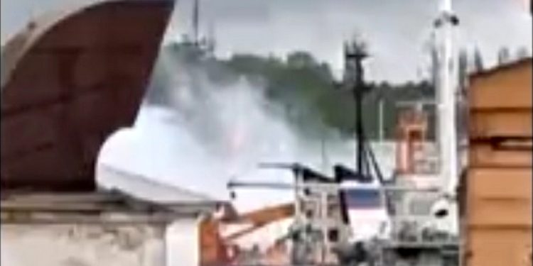 Пожежа на кораблі.