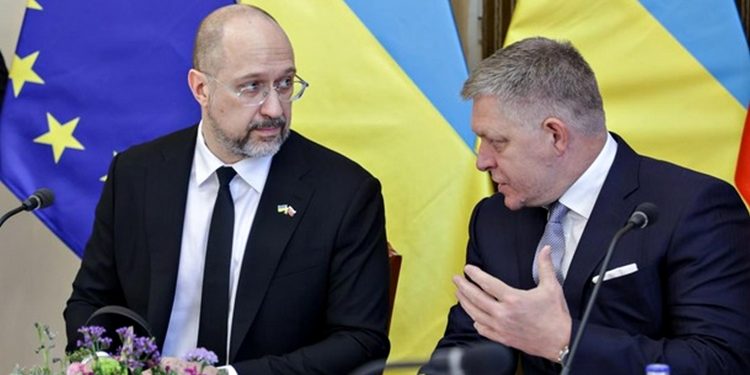 Денис Шмигаль і Роберт Фіцо.