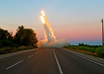 Запуск ракет.